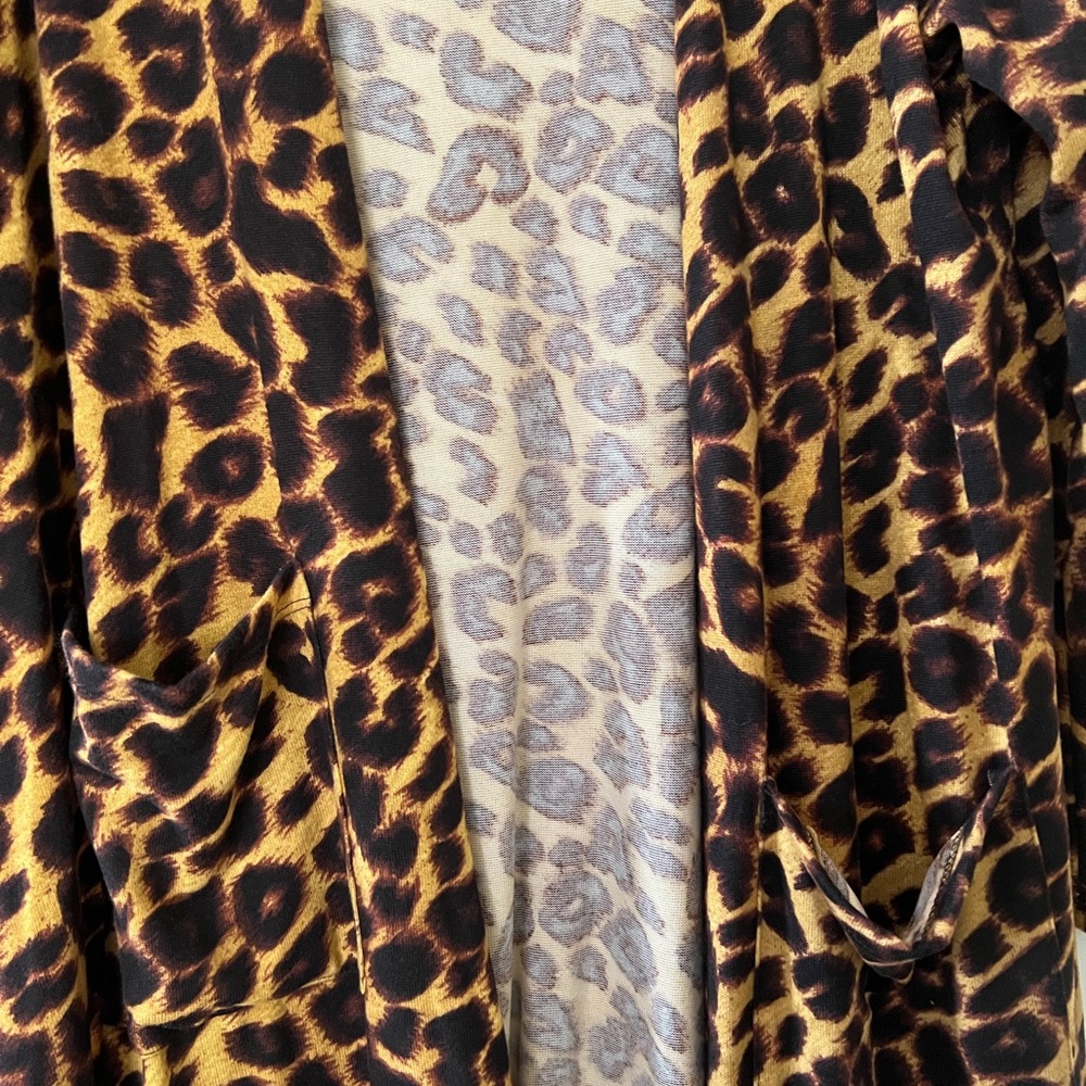 Leopard Sarah - Picture 3 of 3